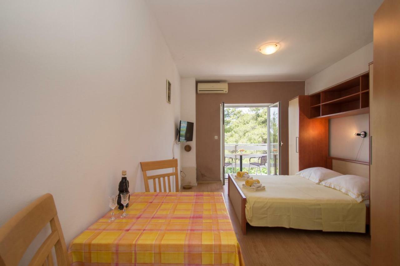 Vita Apartments Zrnovo Экстерьер фото